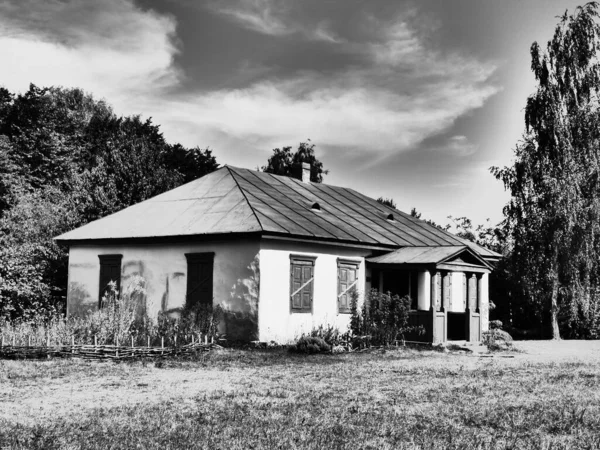 Vecchie Case Villaggio Ucraino Tipica Architettura Rurale Estate Paesaggio Esterno — Foto Stock