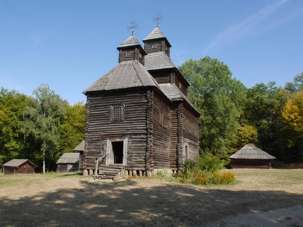 Ukrainische Alte Hölzerne Orthodoxe Kirche Typische Ländliche Architektur Sommer Outdoor — Stockfoto
