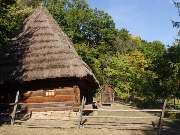 Vieilles Maisons Traditionnelles Ukrainiennes Architecture Rurale Typique Paysage Extérieur Été — Photo