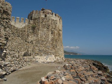 Mersin ilinin Akdeniz Anamur ilçesine bağlı Mamure Castle, Türkiye