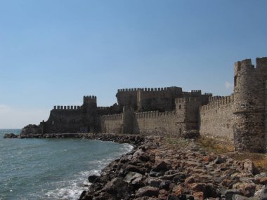 Mersin ilinin Akdeniz Anamur ilçesine bağlı Mamure Castle, Türkiye