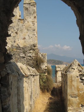 Mersin ilinin Akdeniz Anamur ilçesine bağlı Mamure Castle, Türkiye