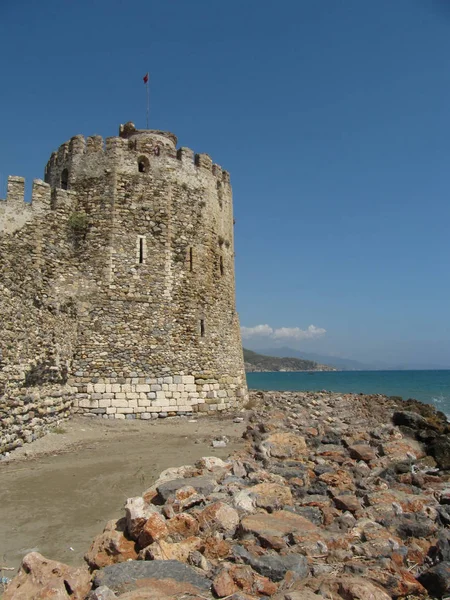 Mersin ilinin Akdeniz Anamur ilçesine bağlı Mamure Castle, Türkiye