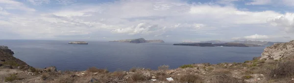 Panoramisch Uitzicht Caldera Bergen Middellandse Zee Stad Fira Vanaf Vuurtoren — Stockfoto