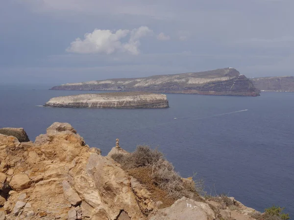 Vistas Caldeira Montanhas Mar Mediterrâneo Cidade Fira Akrotiri Lighthous Ilha — Fotografia de Stock