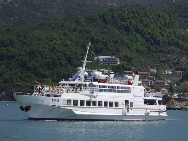 Barco Prazer Com Turistas Baía Sity Skopelos Ilha Scopelos Greece — Fotografia de Stock