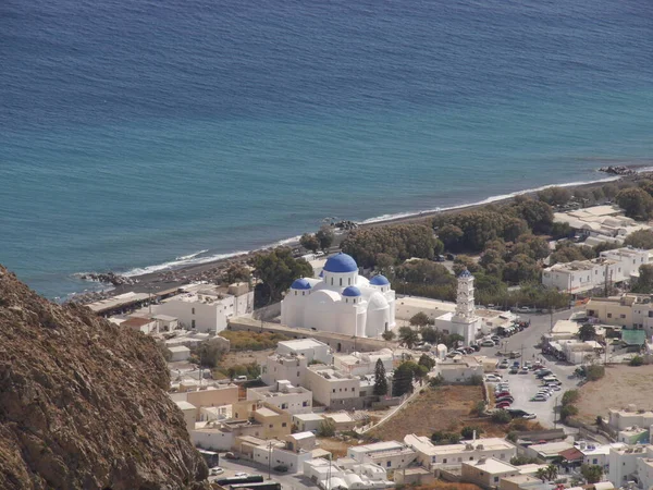 Iglesia Ortodoxa Santa Cruz Ciudad Perissa Isla Santorini Grecia Vista — Foto de Stock