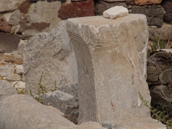 Egy Ősi Templom Romjai Hagyományos Építészet Oszlopok Perissa Santorini Sziget — Stock Fotó