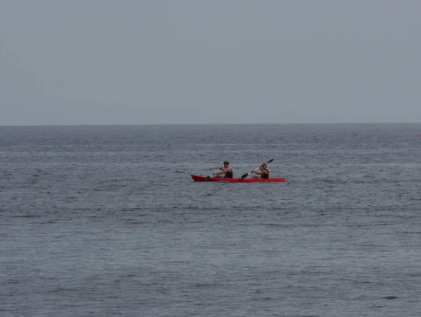 Two People Sea Kayak Perissa Santorini Island Greece — стоковое фото