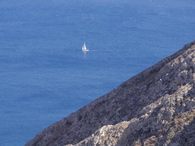 Yunanistan 'ın Santorini adasındaki Mesa Vouno Dağı' nın panoramik manzarası.