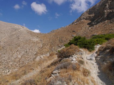 Yunanistan 'ın Santorini adasındaki Mesa Vouno Dağı' nın panoramik manzarası
