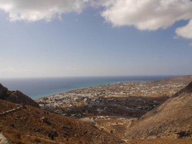 Mesa Vouno Dağı 'ndan Santorini adasının panoramik manzarası