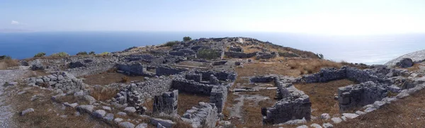 Ancient Thira Thera Een Oude Stad Gelegen Steile Rotsachtige Kaap — Stockfoto