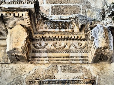 Antalya, Güney Türkiye yakınlarındaki Aspendos antik kentinde Roma amfi tiyatrosu.