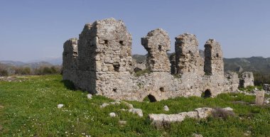 Antalya, Güney Türkiye yakınlarındaki antik şehir Aspendos 'un panoramik manzarası.