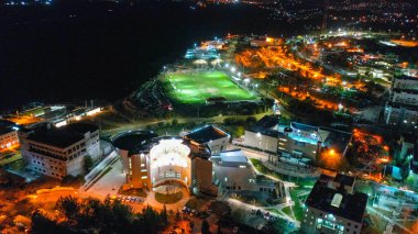 Gece vakti üniversite.