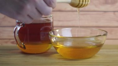 Sağlıklı doğal balın yakın çekim görüntüleri