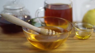 Sağlıklı doğal balın yakın çekim görüntüleri