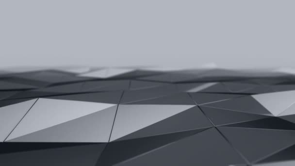 Абстрактний Фон Анімацією Сірої Гладкої Багатокутної Поверхні Скла Чорному Тлі — стокове відео