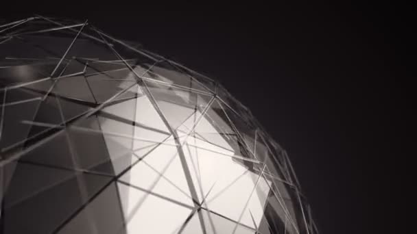 具有光滑多边形表面的旋转玻璃球体的深金色动画背景 无缝回路动画 — 图库视频影像