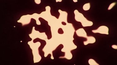 Renkli arkaplan üzerinde düz şekilli daireler olan soyut bir arkaplan. Kusursuz döngünün animasyonu.