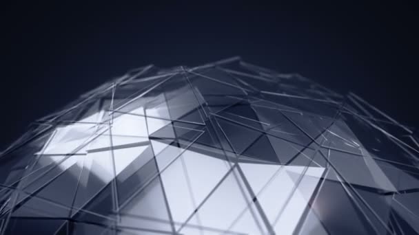 滑らかな多角形の表面を持つガラス球の濃い灰色のアニメーションを持つ抽象的な背景 シームレスなループのアニメーション — ストック動画