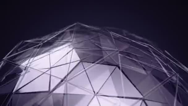 Fond abstrait avec animation violet foncé de sphère en verre rotatif avec surface polygonale lisse, Animation de boucle sans couture .