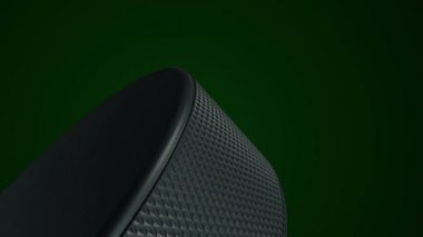 Hokey maçı için yavaş dönen diskin animasyonu. Gerçekçi dokuya ve ışığa sahip yakın çekim görüntüsü. Kusursuz döngünün animasyonu.