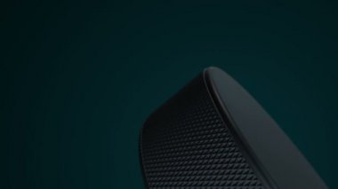 Hokey maçı için yavaş dönen diskin animasyonu. Gerçekçi dokuya ve ışığa sahip yakın çekim görüntüsü. Kusursuz döngünün animasyonu.