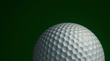 Golf için yavaş dönen topun animasyonu. Gerçekçi dokuya ve ışığa sahip yakın çekim görüntüsü. Kusursuz döngünün animasyonu.