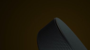 Hokey maçı için yavaş dönen diskin animasyonu. Gerçekçi dokuya ve ışığa sahip yakın çekim görüntüsü. Kusursuz döngünün animasyonu.