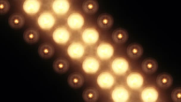 铅墙上金色闪光灯泡的动画 无缝回路的动画 舞台灯光的概念 — 图库视频影像