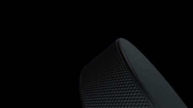 Hokey maçı için yavaş dönen diskin animasyonu. Gerçekçi dokuya ve ışığa sahip yakın çekim görüntüsü. Kusursuz döngünün animasyonu.