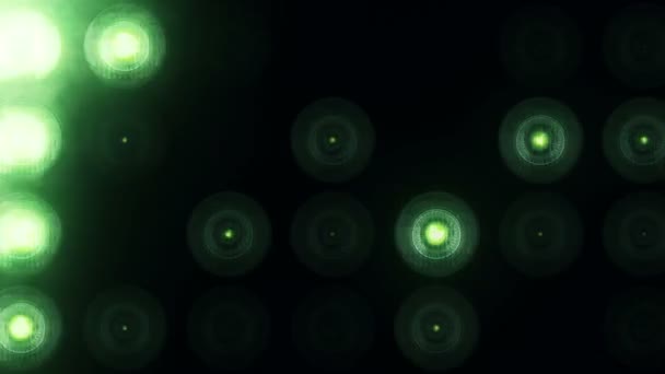 铅墙上绿色闪光灯泡的动画 无缝回路的动画 舞台灯光的概念 — 图库视频影像
