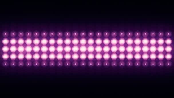 铅墙上粉色闪光灯泡的动画 无缝回路的动画 舞台灯光的概念 — 图库视频影像