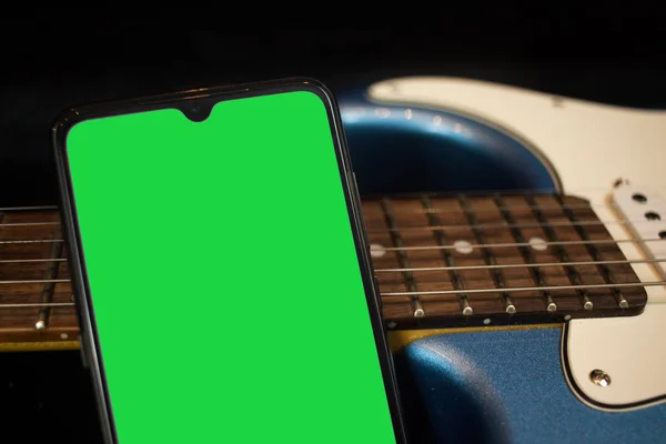 Guitarra Eléctrica Verde Croma Teléfono Móvil —  Fotos de Stock