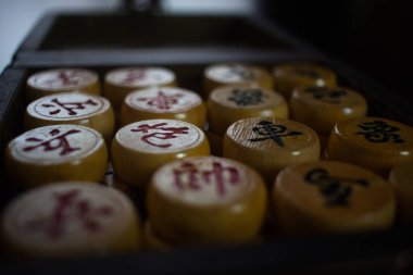 Xiangqi. Çin geleneksel oyunu. Çin satrancı. Tahta oyunu.