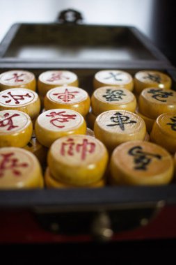 Xiangqi. Çin geleneksel oyunu. Çin satrancı. Tahta oyunu.