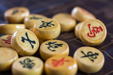 Xiangqi. Çin geleneksel oyunu. Çin satrancı. Tahta oyunu.