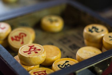 Xiangqi. Çin geleneksel oyunu. Çin satrancı. Tahta oyunu.