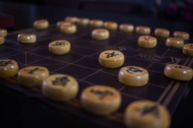 Xiangqi. Çin geleneksel oyunu. Çin satrancı. Tahta oyunu.