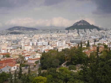 Yunanistan 'da bulutlu bir günde Akropolis' ten Atina manzarası.