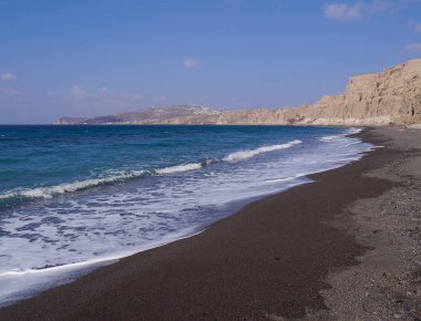 Akrotiri yakınlarında sahili olan bir manzara. Santorini, Yunanistan.