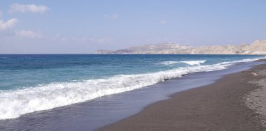Akrotiri yakınlarında sahili olan bir manzara. Santorini, Yunanistan.