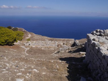 Yunanistan 'ın Santorini adasındaki Mesa Vouno dağındaki antik Tahra kentinin kalıntıları..
