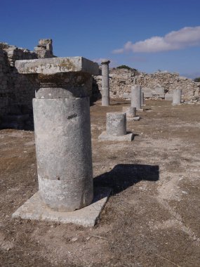 Yunanistan 'ın Santorini adasındaki Mesa Vouno dağındaki antik Tahra kentinin kalıntıları..