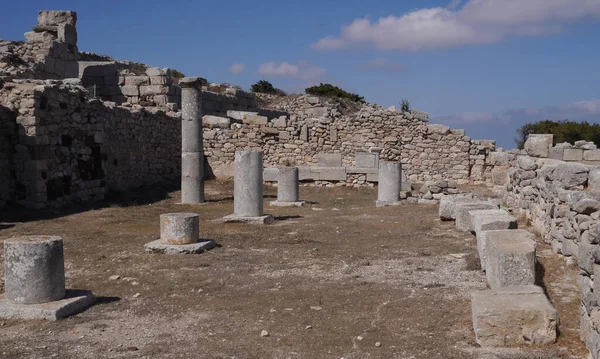 Yunanistan 'ın Santorini adasındaki Mesa Vouno dağındaki antik Tahra kentinin kalıntıları..