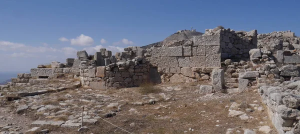 メサVouno山の台地上にテヘランの古代都市の遺跡 サントリーニ島 ギリシャ — ストック写真