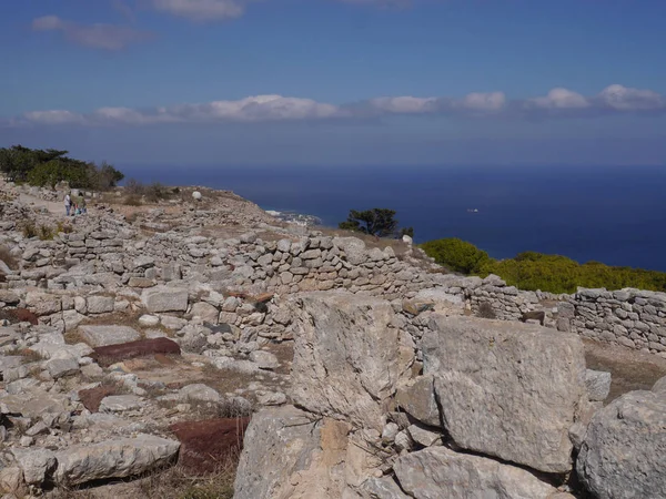 メサVouno山の台地上にテヘランの古代都市の遺跡 サントリーニ島 ギリシャ — ストック写真