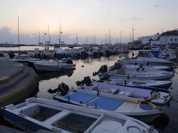 Vlychada Santorini Grécia Outubro 2018 Vista Cais Com Iates Barcos — Fotografia de Stock